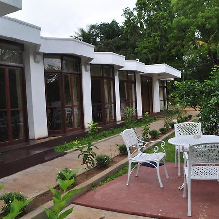 Hotel Melbourne Tourist Rest Anuradhapura Esterno foto