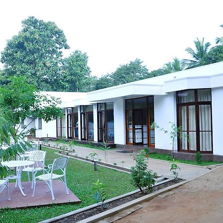 Hotel Melbourne Tourist Rest Anuradhapura Esterno foto
