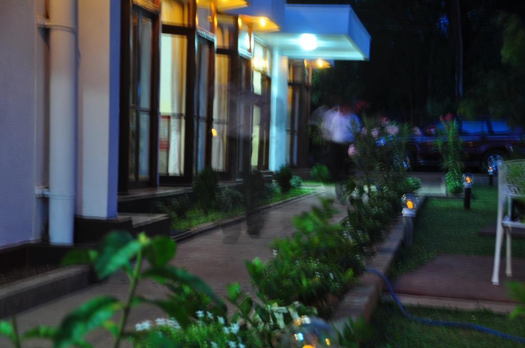 Hotel Melbourne Tourist Rest Anuradhapura Esterno foto