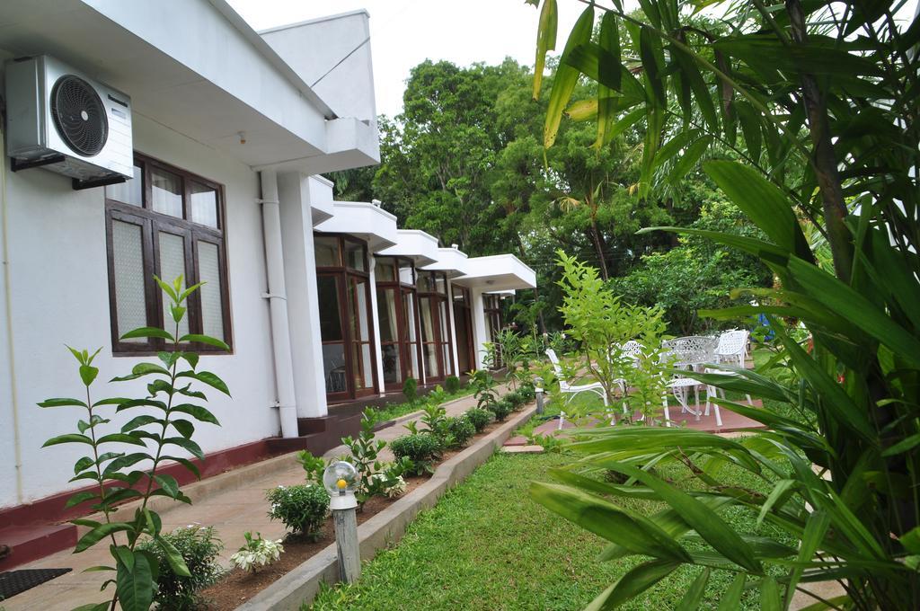 Hotel Melbourne Tourist Rest Anuradhapura Esterno foto