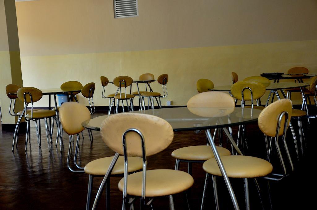 Hotel Melbourne Tourist Rest Anuradhapura Esterno foto