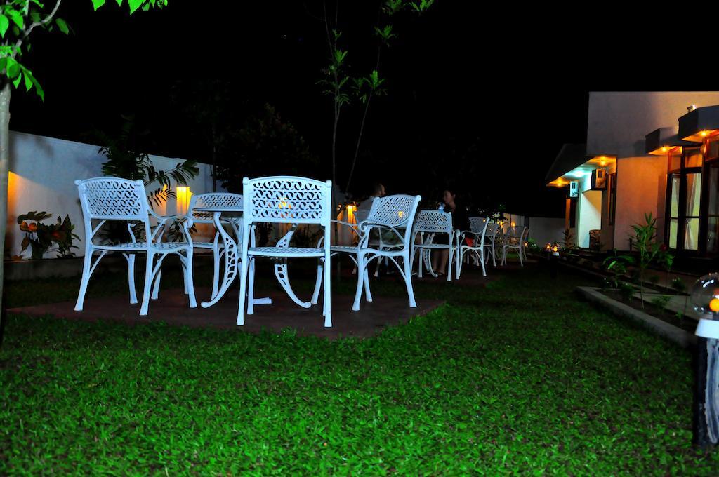 Hotel Melbourne Tourist Rest Anuradhapura Esterno foto