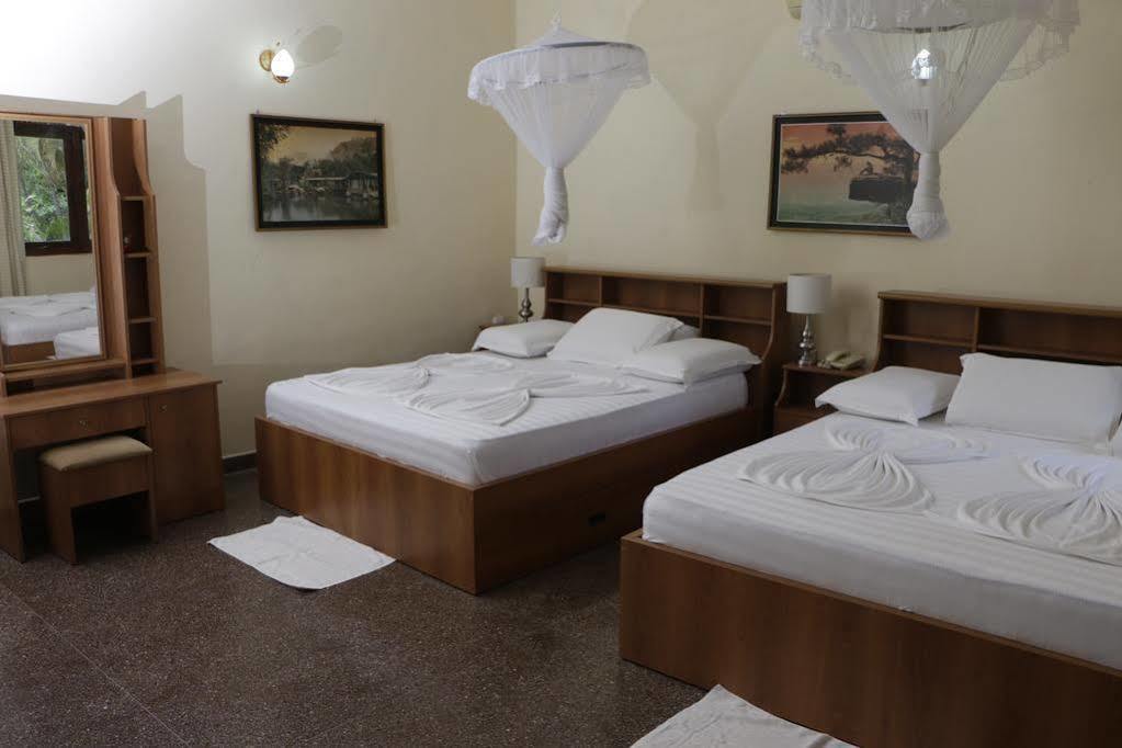 Hotel Melbourne Tourist Rest Anuradhapura Esterno foto